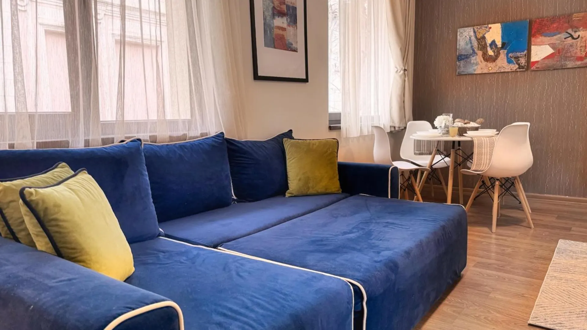 Top Centre Plovdiv Apt. With Parking For 4 Guests 0*,