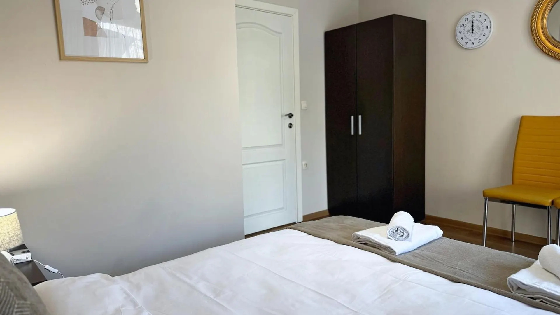 Top Centre Plovdiv Apt. With Parking For 4 Guests Lägenhet