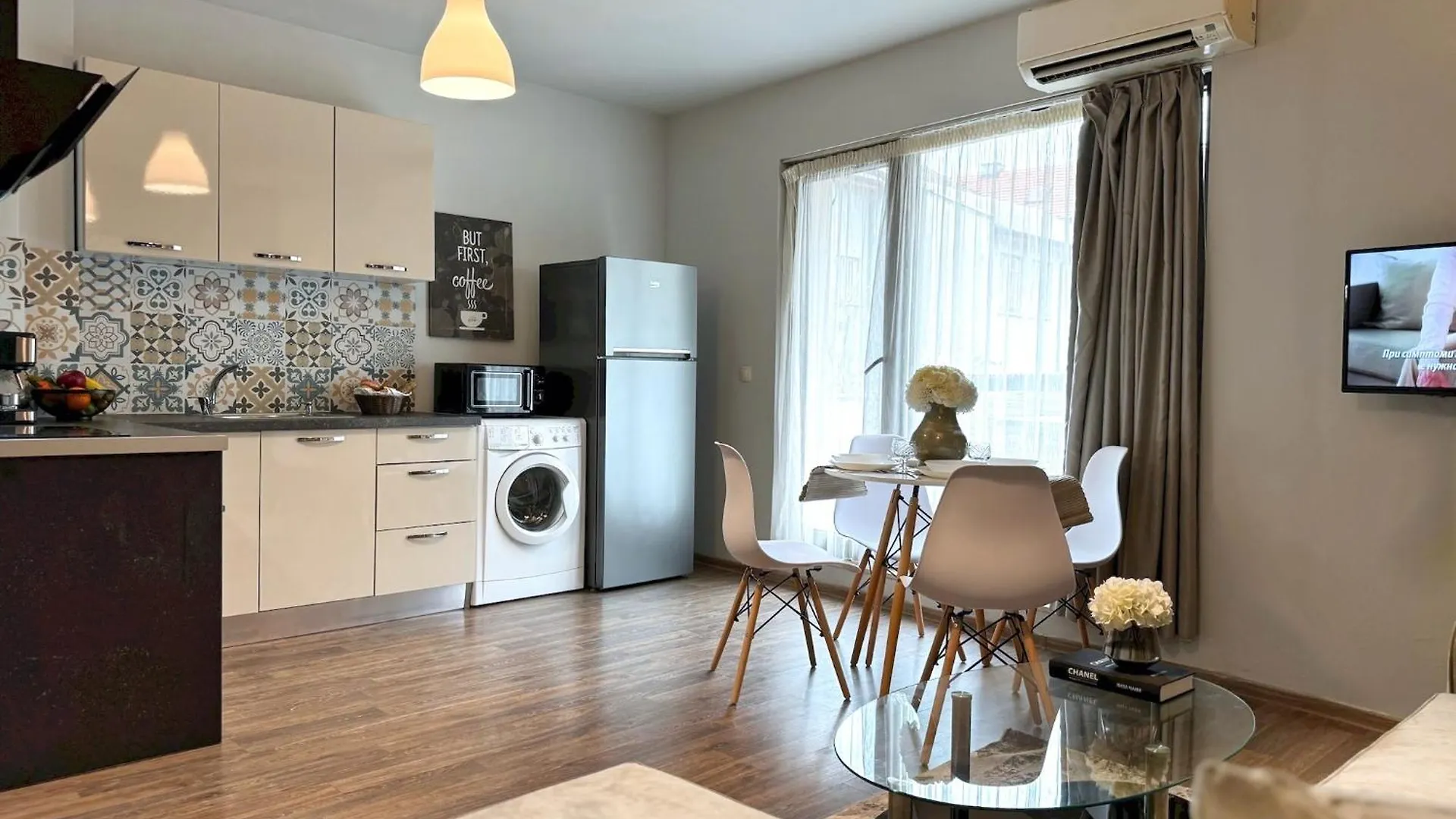 Top Centre Plovdiv Apt. With Parking For 4 Guests Lägenhet