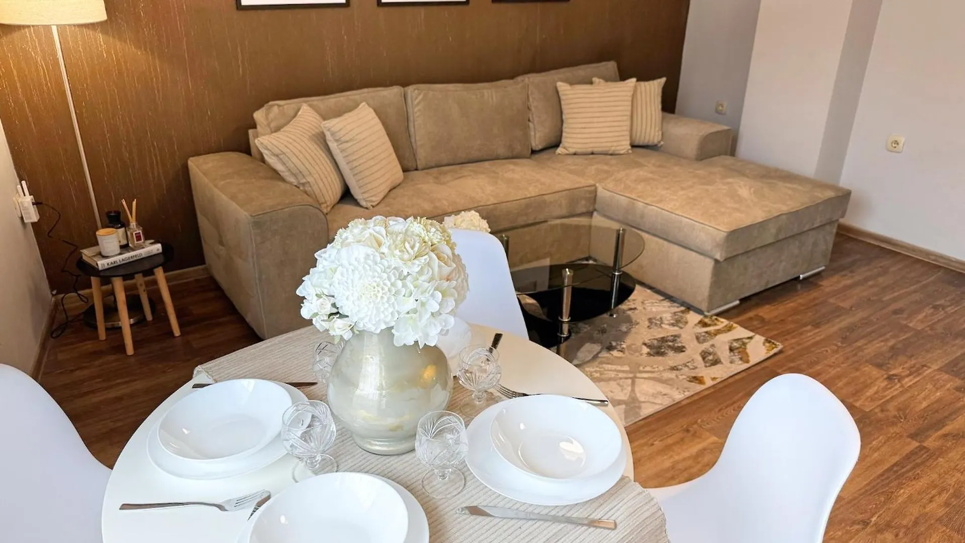 Top Centre Plovdiv Apt. With Parking For 4 Guests 0*,